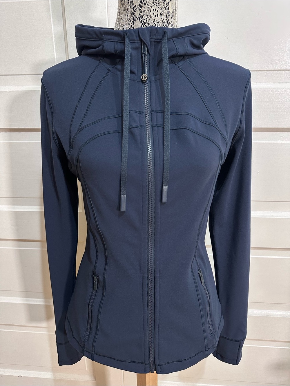 Lululemon Hooded Define Jacket *Nulu Size 10 True Navy Blue Flattering Fit $138